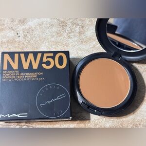 MAC Studio Fix Foundation NW50 NIB